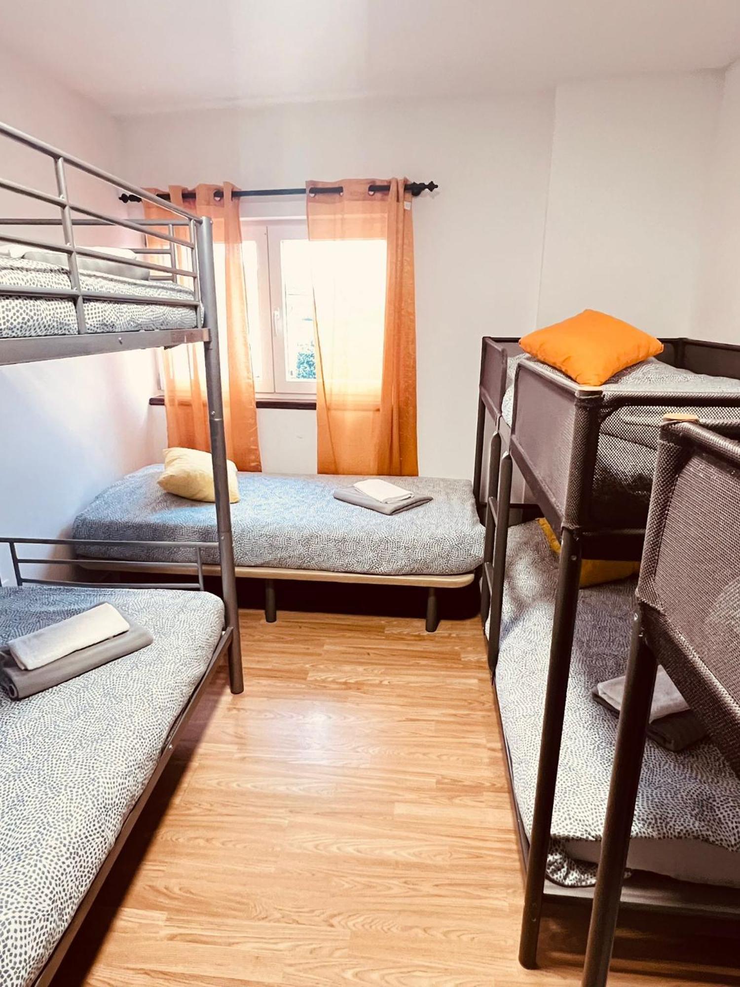 Hostel Golden Star Gião Buitenkant foto